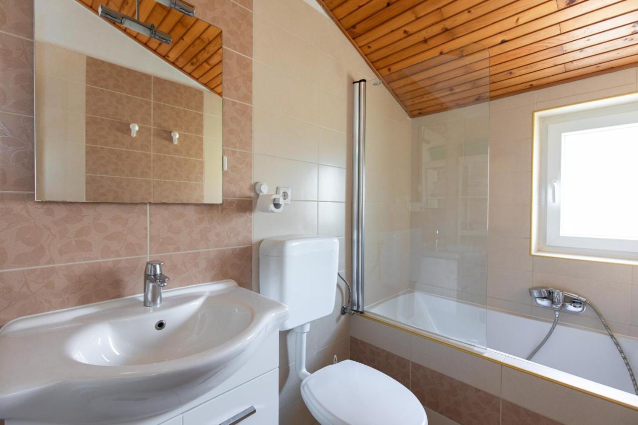 Apartment Ivanka 2 Башка Екстер'єр фото