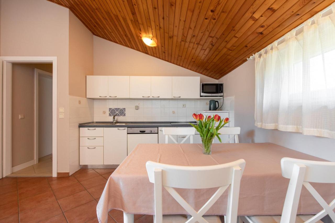 Apartment Ivanka 2 Башка Екстер'єр фото